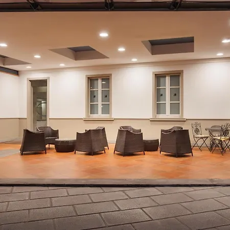 Embassy 4* Florencja