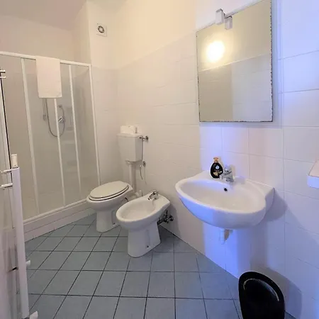 Emerald Palace Hostel *