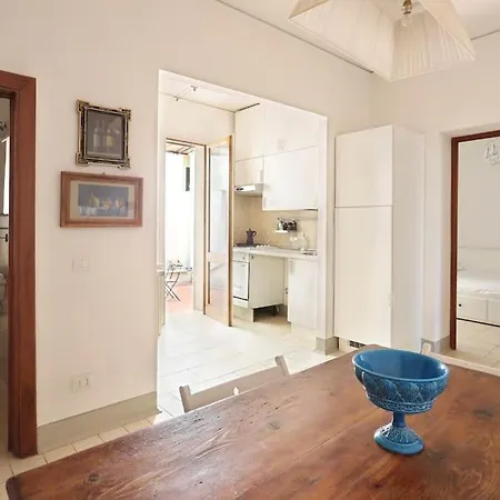 Belle Donne Historical - Center Apartment