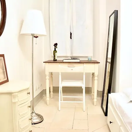 Belle Donne Historical - Center Apartment