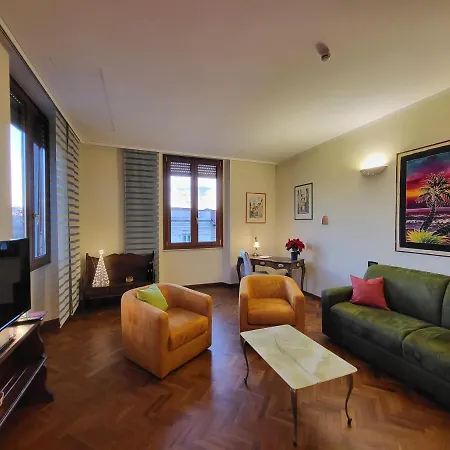 Residenza Del Roster Apartment