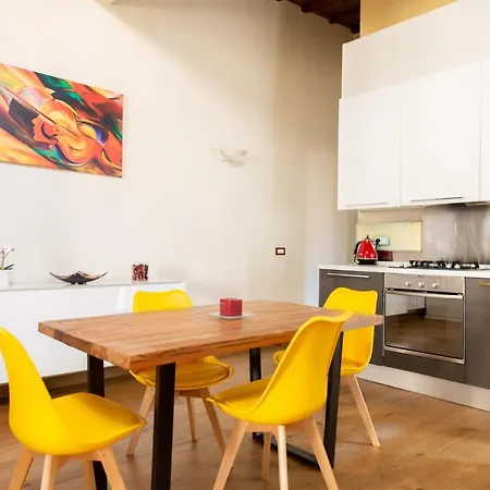 Modern, Bright Near Boboli Gardens & Santo Spirito - Homeunity
