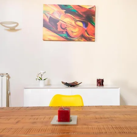 Modern, Bright Near Boboli Gardens & Santo Spirito - Homeunity Florence