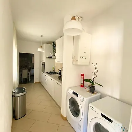 Golden Terrace Apartment *