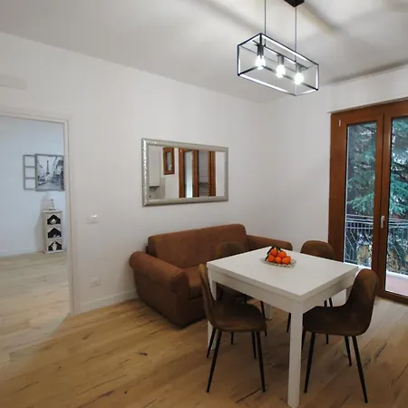 Charlotte M. - - Novoli Apartment Florence
