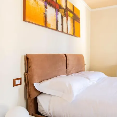 Modern, Bright Near Boboli Gardens & Santo Spirito - Homeunity Apartment