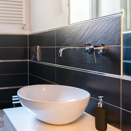 Modern, Bright Near Boboli Gardens & Santo Spirito - Homeunity Appartamento