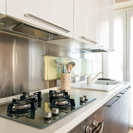 Modern, Bright Near Boboli Gardens & Santo Spirito - Homeunity