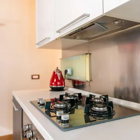 Modern, Bright Near Boboli Gardens & Santo Spirito - Homeunity Apartment