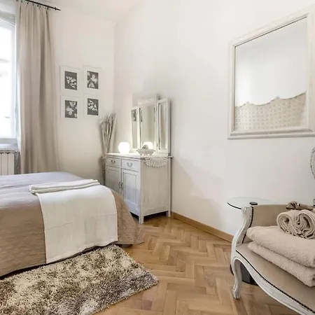 Casa Nei Pressi Del Duomo,firenze Centro Storico *