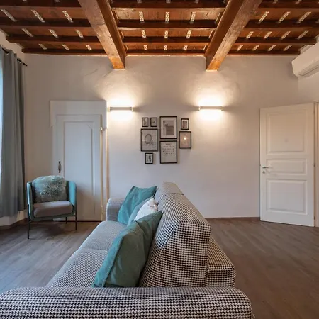 Elegant Green In San Gallo Apartment Florence