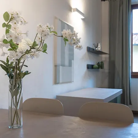 Elegant Green In San Gallo Apartment