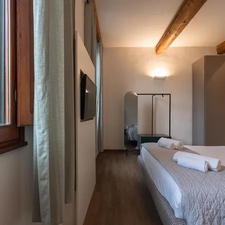 Elegant Green In San Gallo Florenz