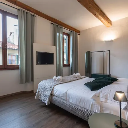 Elegant Green In San Gallo Florence
