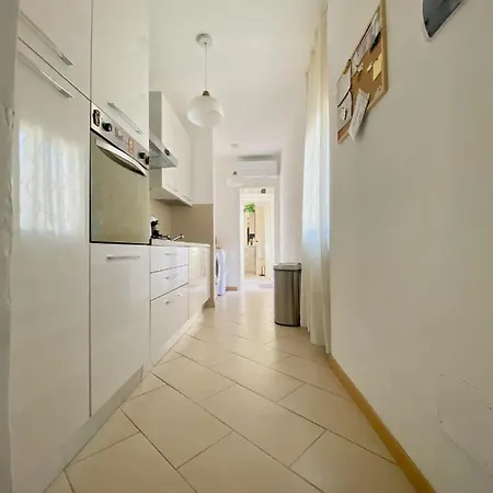 Golden Terrace Apartment