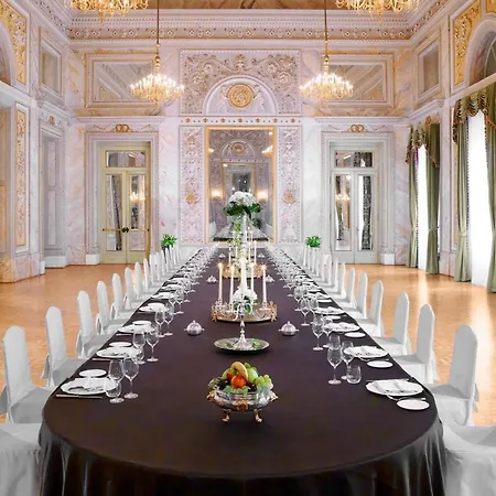 Hotell The St. Regis 5*