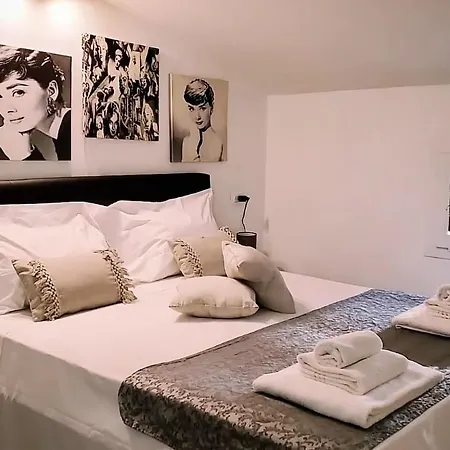 Apartment ᗰiki Hoᑌտᗴ