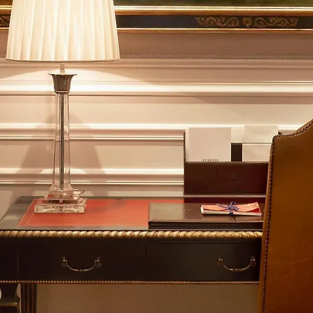 Hotell The St. Regis 5*