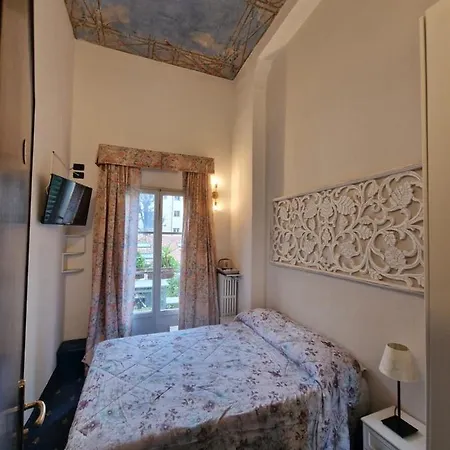 Arcobaleno Guest house Florence