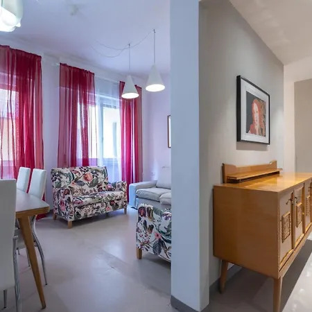 Apartment Elegante In Via Cavour
