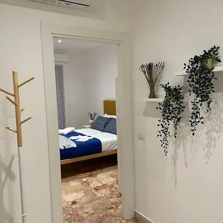 Romeo's A Apartment