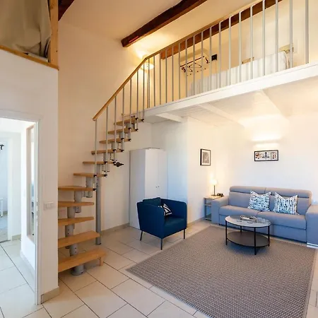 Porcellana Apartment