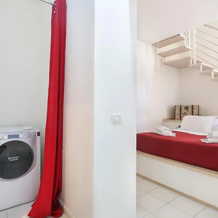 Apartment Red Loft Near Duomo-hosted By Sweetstay *