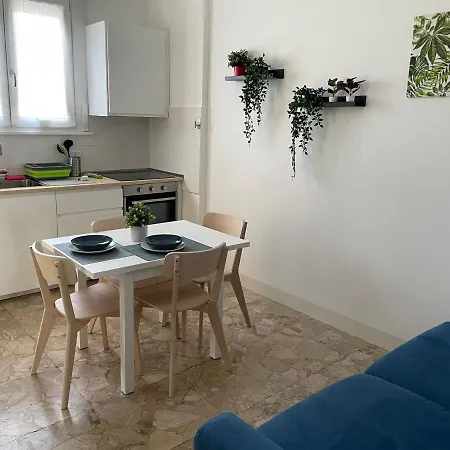 Romeo's A Apartment