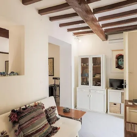 Lovely Garden In San Frediano Apartamento