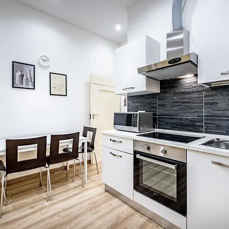 Yid Lovely Sangallo Apt Florence