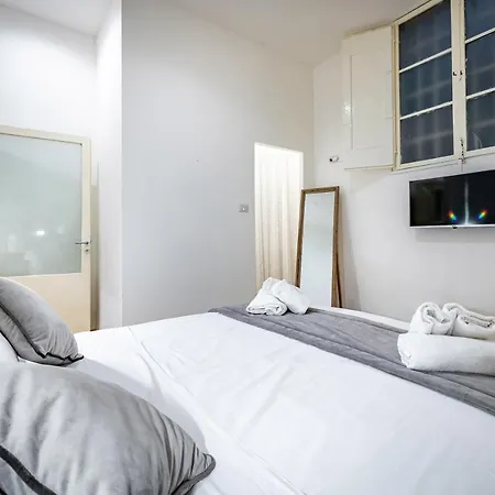 Yid Lovely Sangallo Apt Apartment *