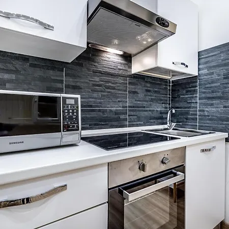 Yid Lovely Sangallo Apt Apartment