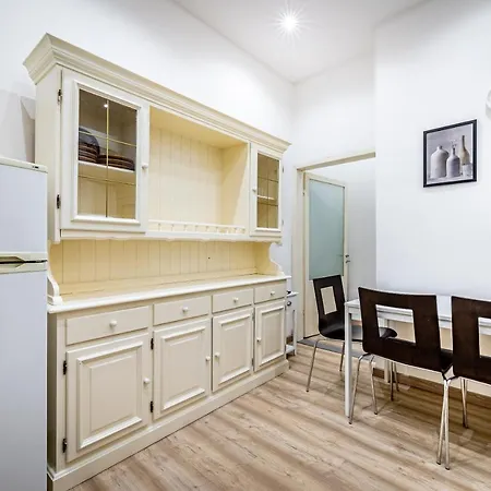 Yid Lovely Sangallo Apt Florence