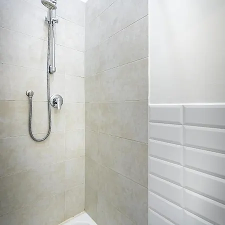 Yid Lovely Sangallo Apt Apartment *