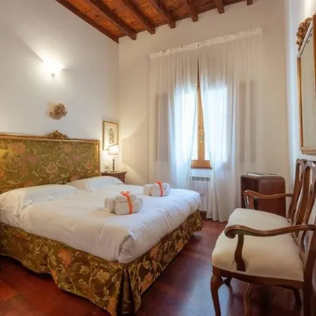 Elegant Ramaglianti Flat -santo Spirito District * Florence