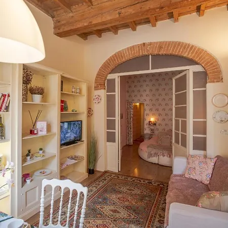 Colonna Romantica Apartment *