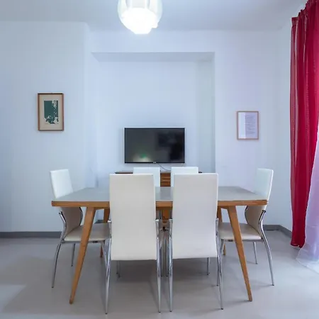 Apartment Elegante In Via Cavour