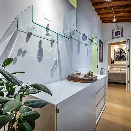 Yid Luxury & Design Penthouse L5 Apartment *