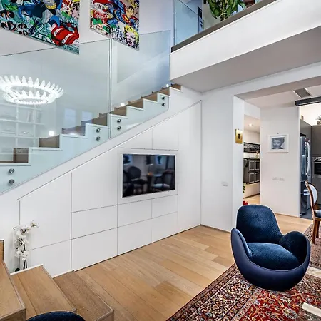 Yid Luxury & Design Penthouse L5 Apartment