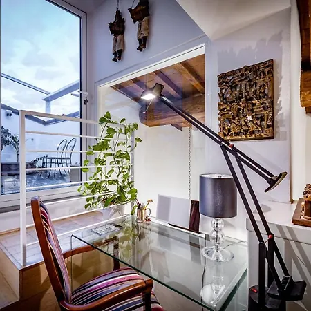 Yid Luxury & Design Penthouse L5 Apartment