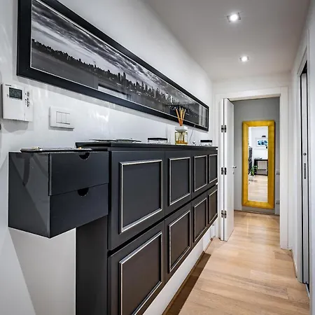 Yid Luxury & Design Penthouse L5 Apartment *