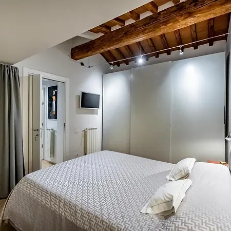 Yid Luxury & Design Penthouse L5 Apartment