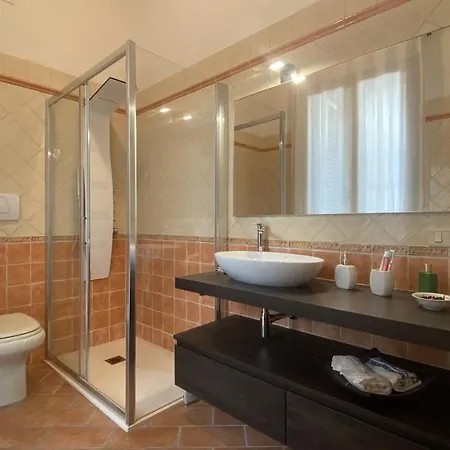 Indipendent With Terrace - Parking Apartment
