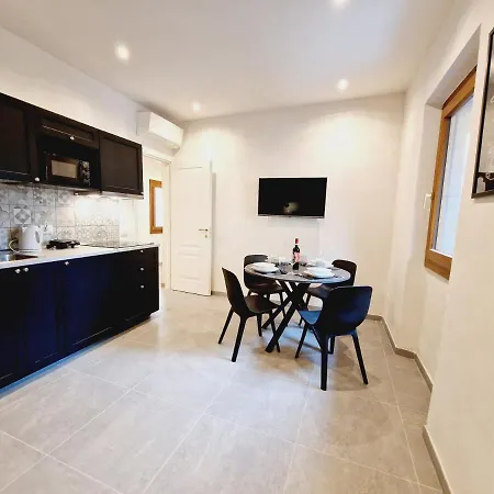 Apartment Monna Dina In