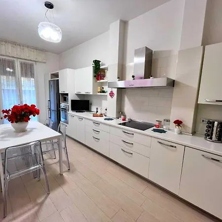 Modern River House Apartment Florence