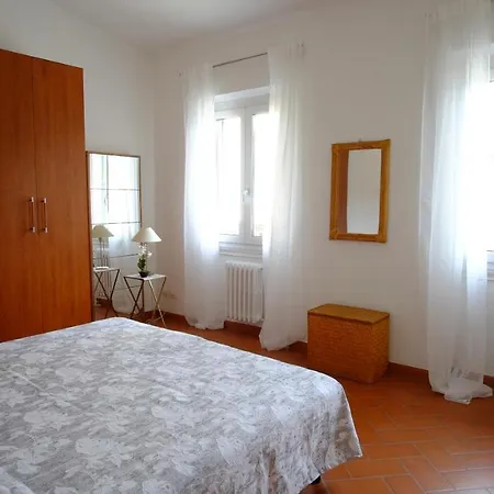 Borgo Pinti 49 *