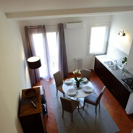 Borgo Pinti 49 *