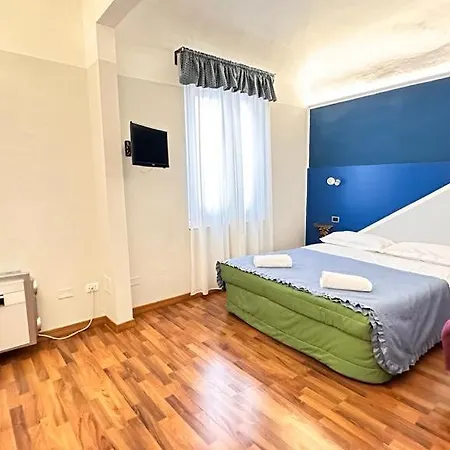 Piccolo Con Access Ztl !!! Nel Centro Storico Di !!! 2* Firenze
