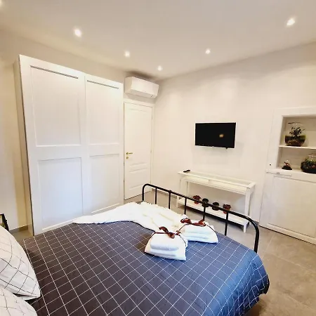 Apartment Monna Dina In Florence