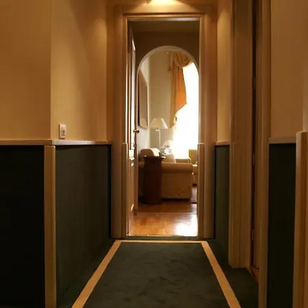 Tornabuoni La Petite Aparthotel 4*